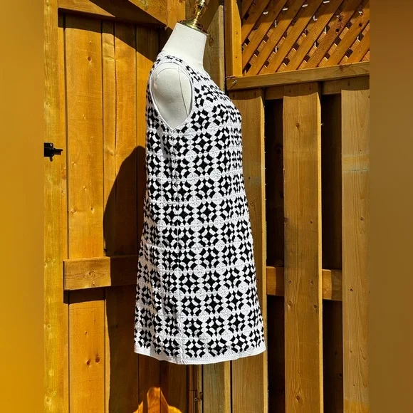 🆕 FARM Rio 🧿 NWT Patch Crochet Black & White Monochrome Mini Dress - Size L - Picture 5 of 16